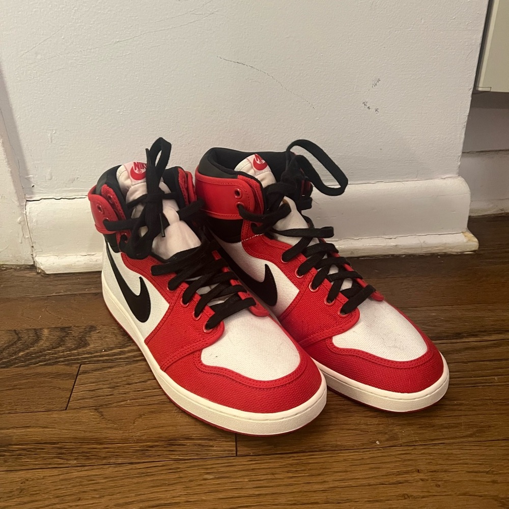 Nike Aiko High Top Sneakers